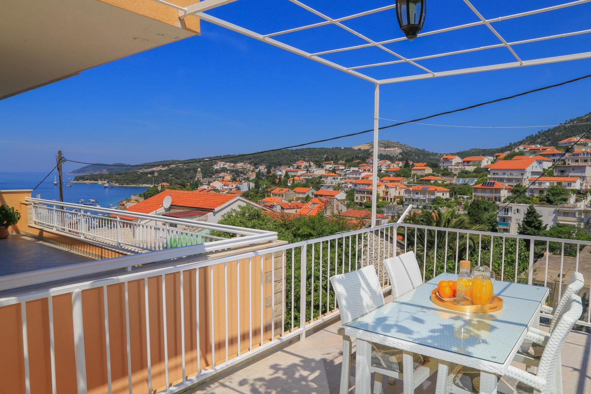 Apartments Sunny Elza Хвар Екстериор снимка