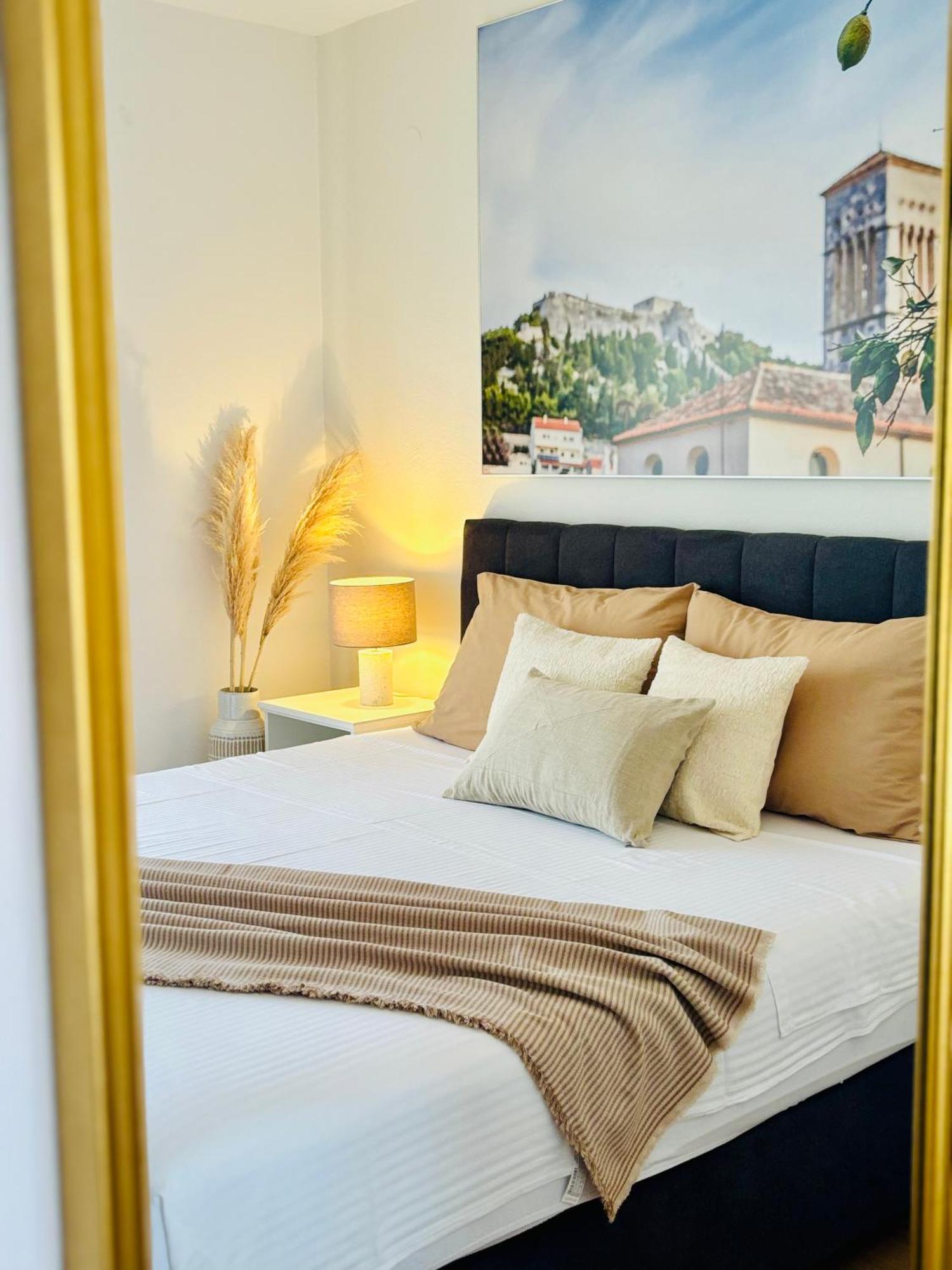 Apartments Sunny Elza Хвар Екстериор снимка