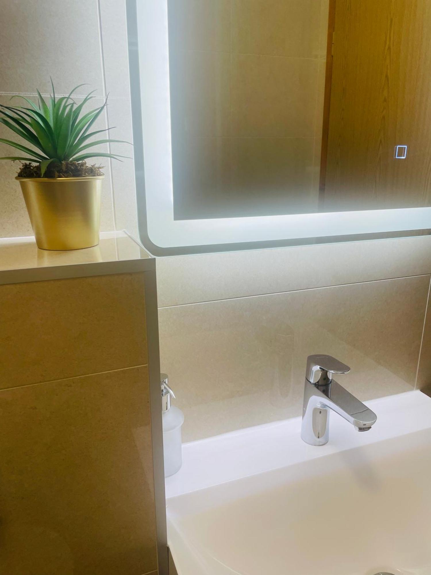 Apartments Sunny Elza Хвар Екстериор снимка