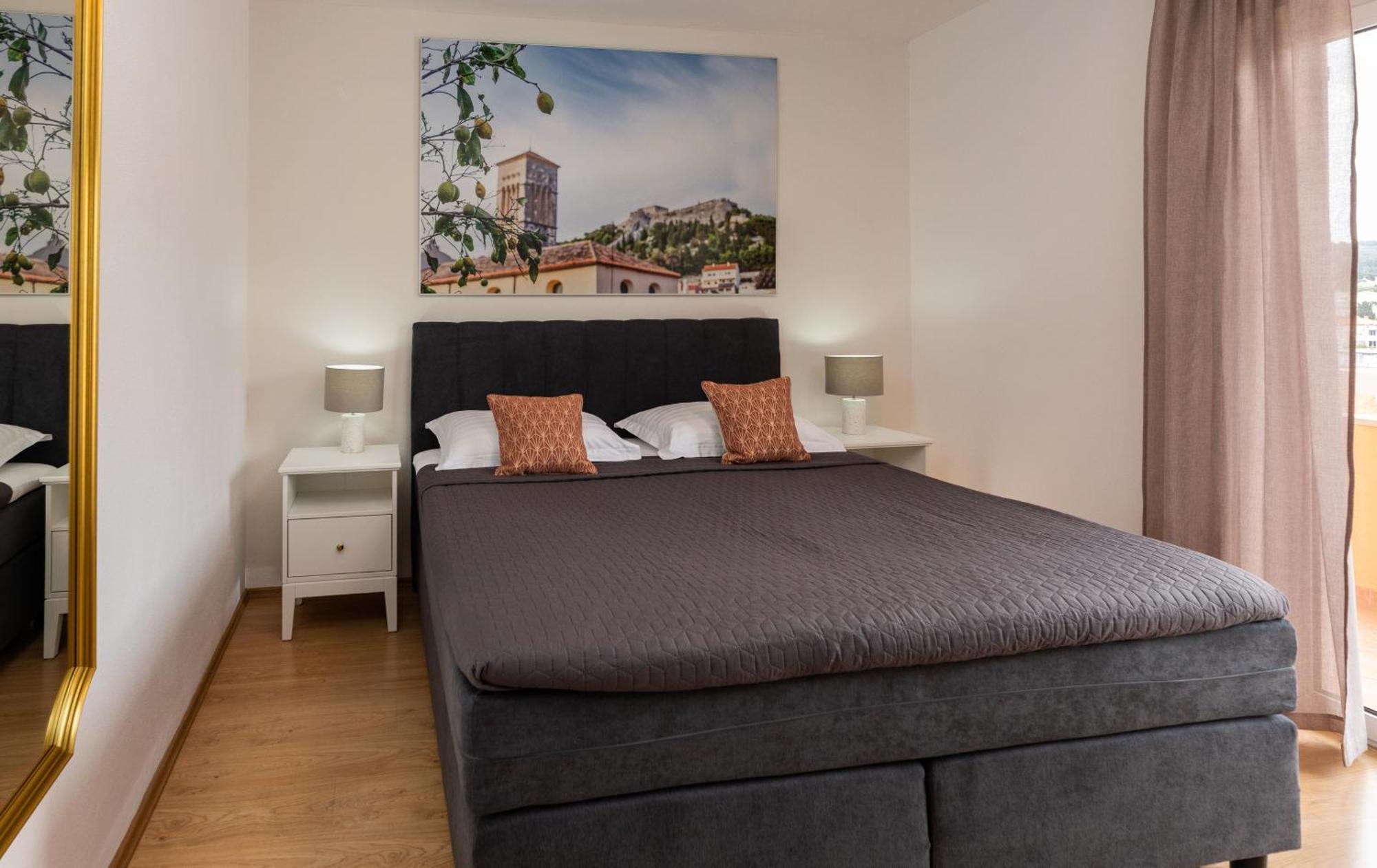 Apartments Sunny Elza Хвар Екстериор снимка