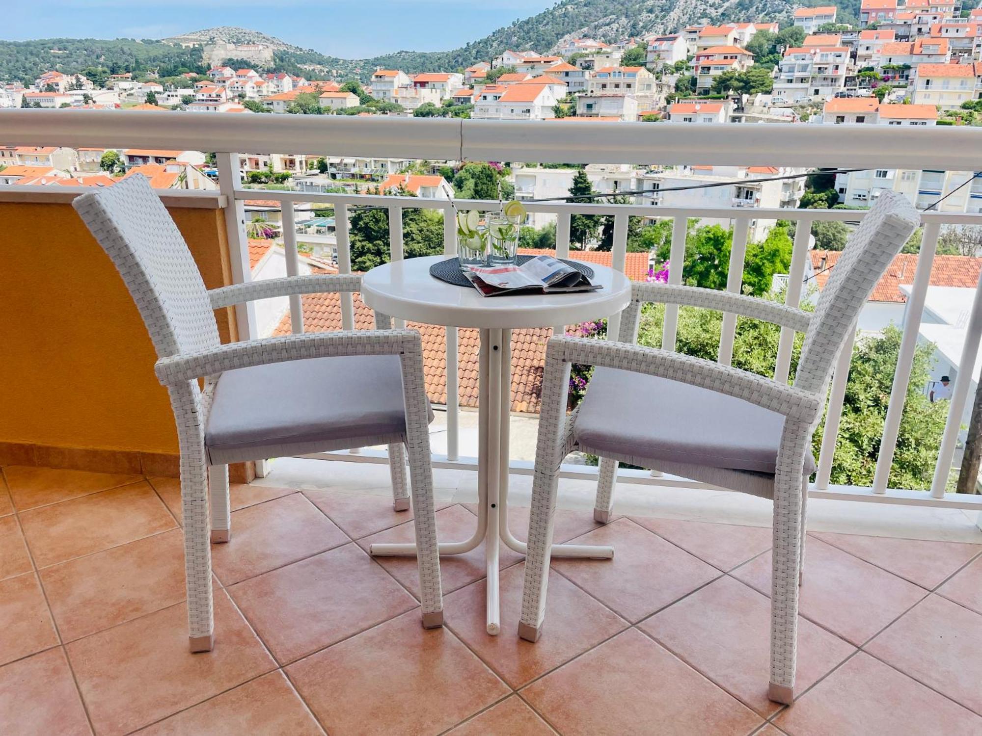 Apartments Sunny Elza Хвар Екстериор снимка