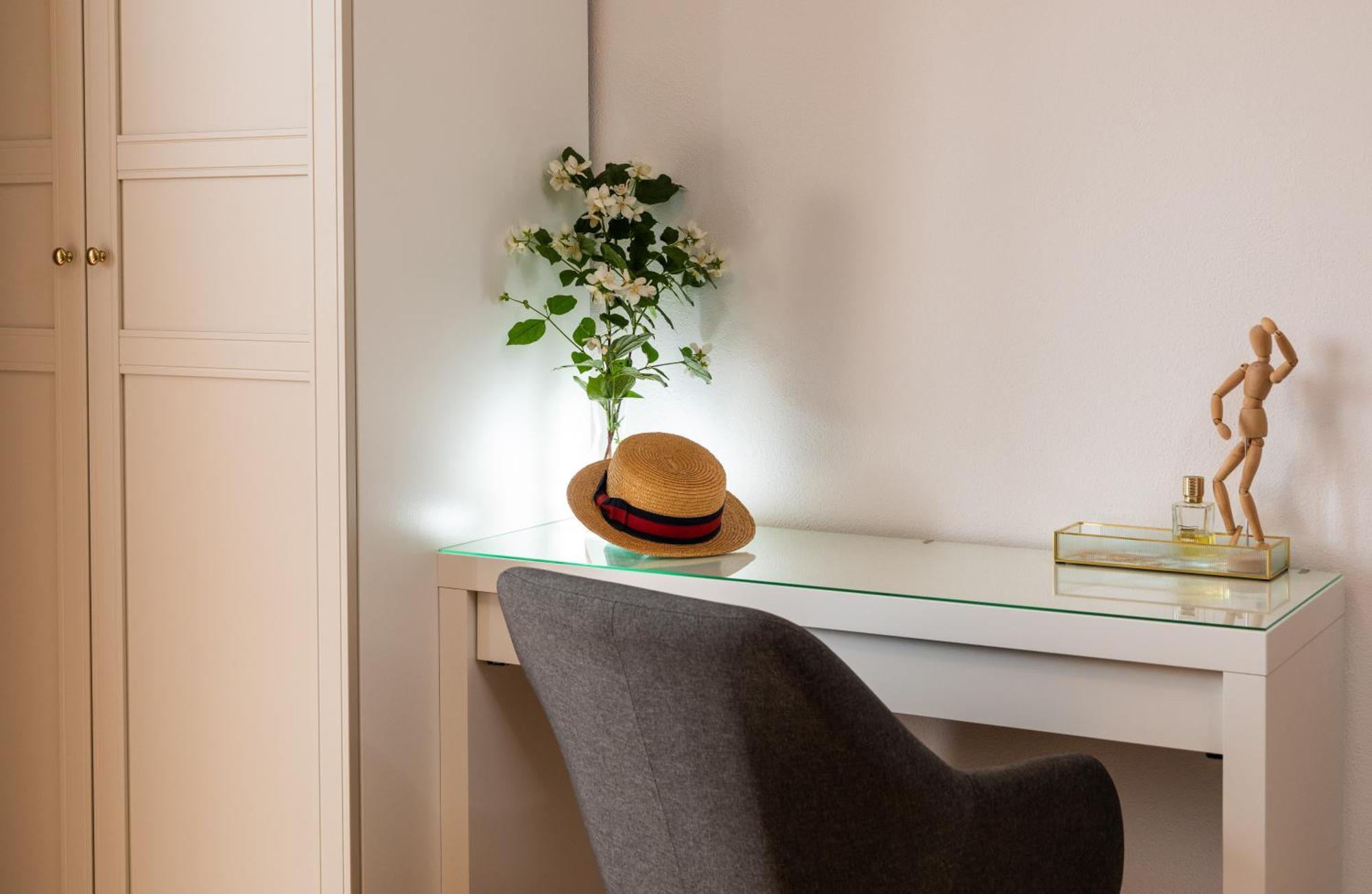 Apartments Sunny Elza Хвар Екстериор снимка