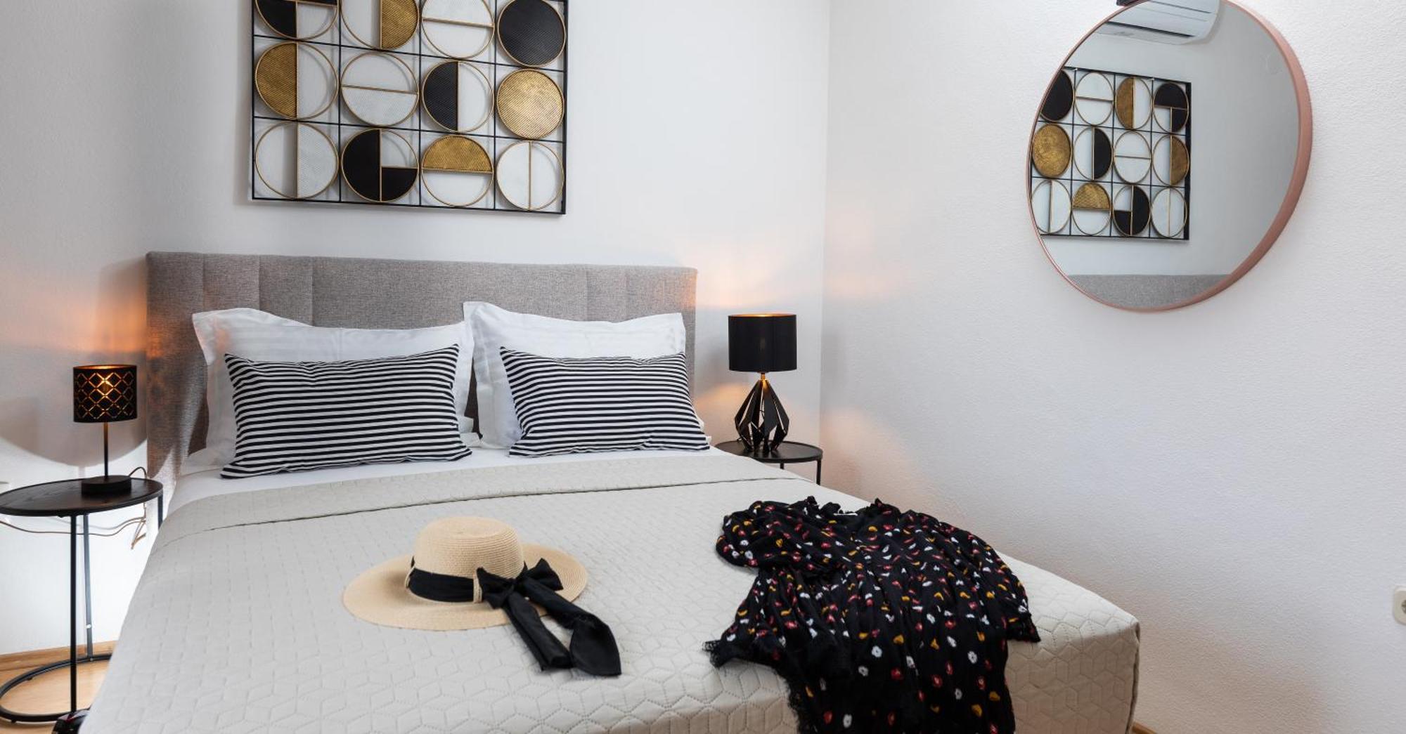 Apartments Sunny Elza Хвар Екстериор снимка