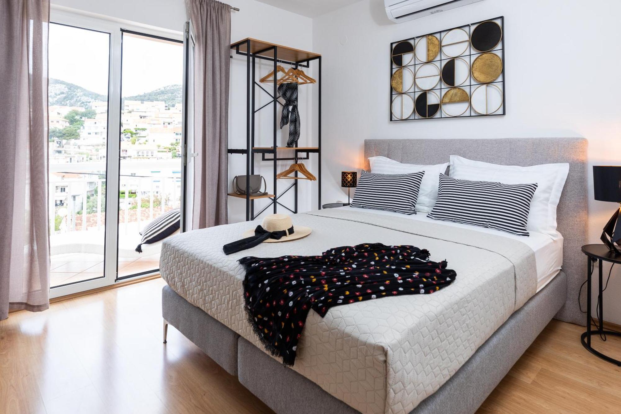 Apartments Sunny Elza Хвар Екстериор снимка