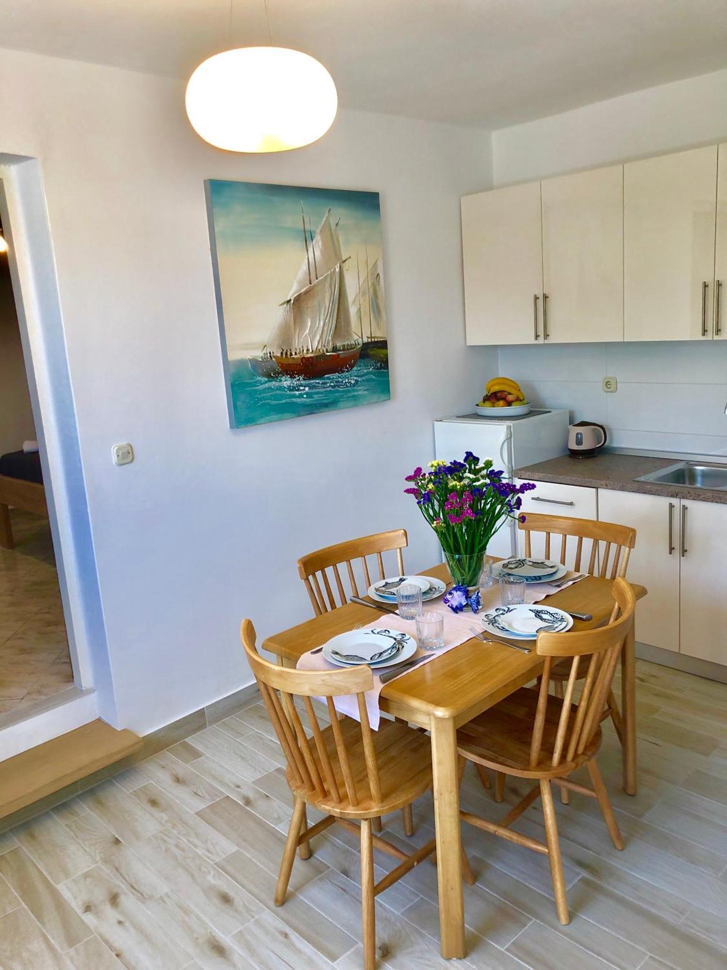 Apartments Sunny Elza Хвар Екстериор снимка