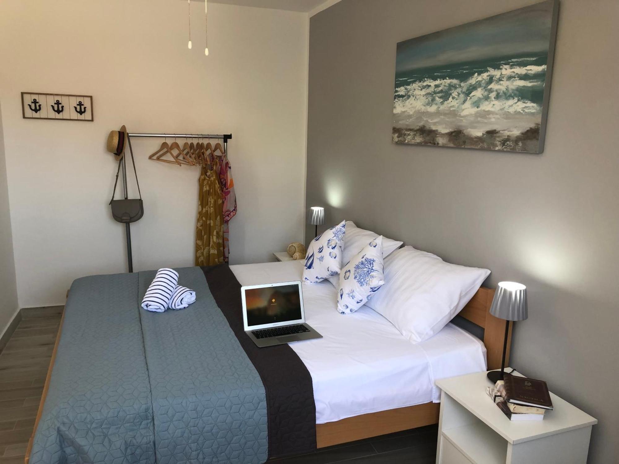 Apartments Sunny Elza Хвар Екстериор снимка