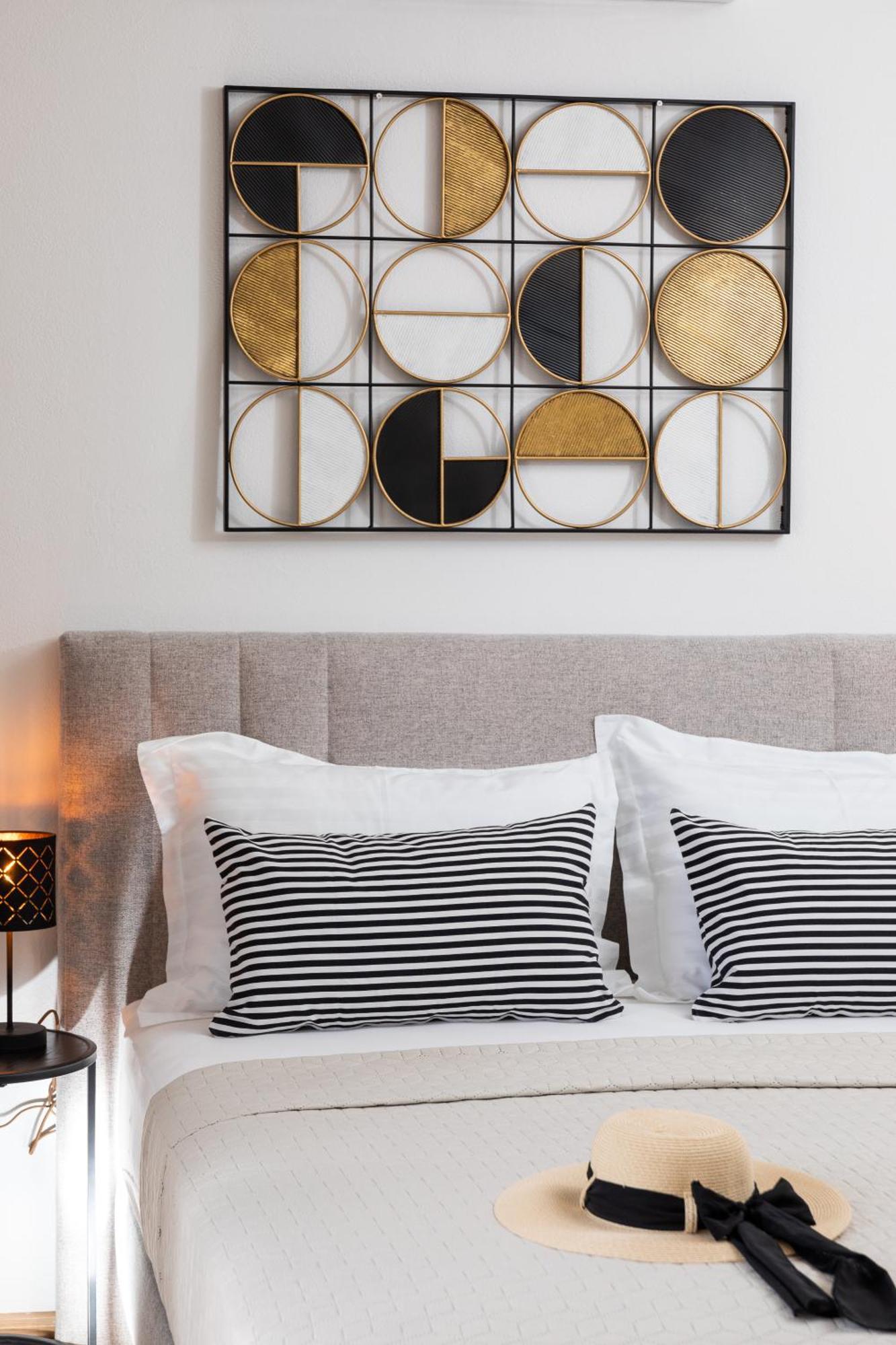 Apartments Sunny Elza Хвар Екстериор снимка
