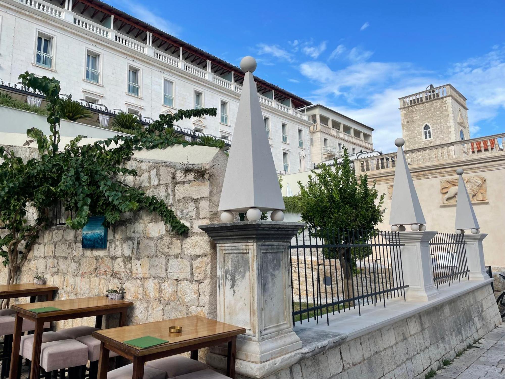 Apartments Sunny Elza Хвар Екстериор снимка