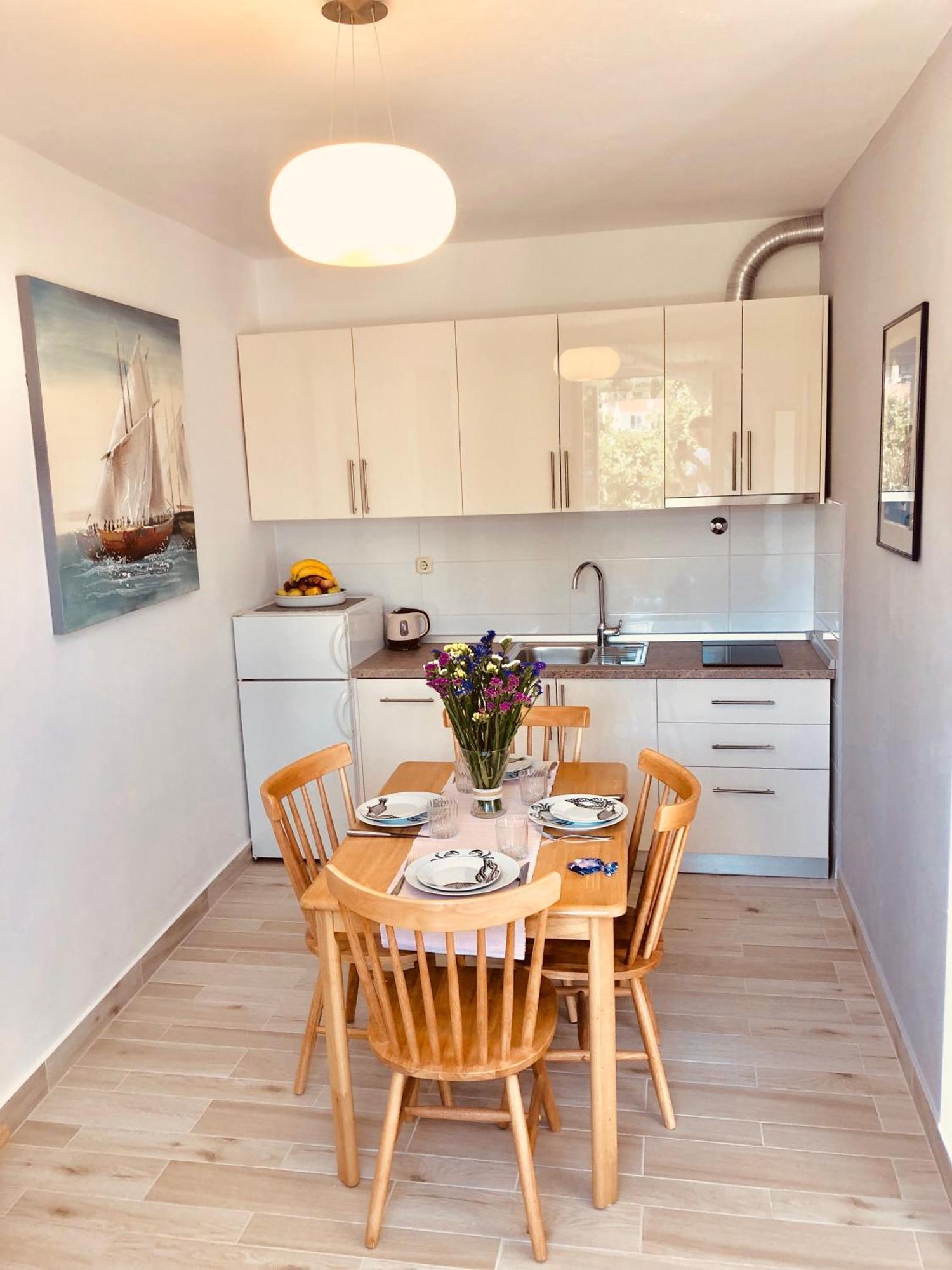 Apartments Sunny Elza Хвар Екстериор снимка